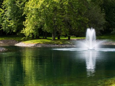 Fountain6-airmax-product-vendor-partner-floating-fountains-and-aeration-systems-at-solitude-lake-management-improve-pond-water-quality-1600x900