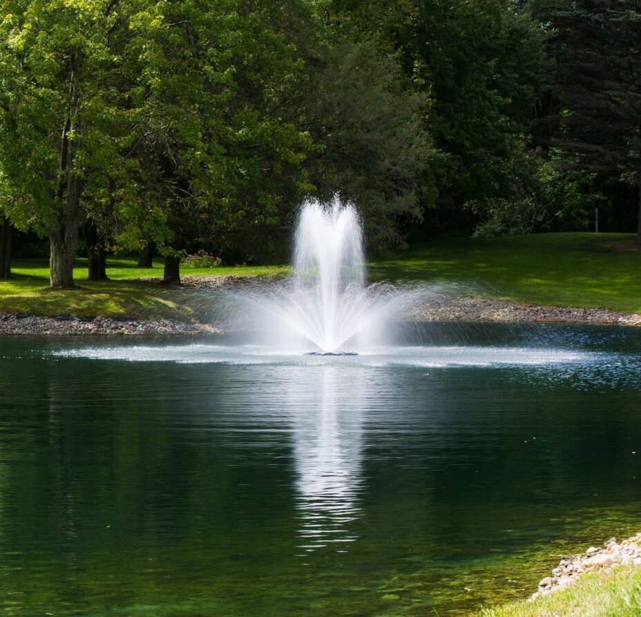 Fountain6 airmax product vendor partner floating fountains and aeration systems at solitude lake management improve pond water quality 1600x900 1 e1726253002712